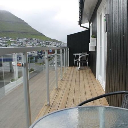 Private Spacious Home In City Center Klaksvik Exterior photo