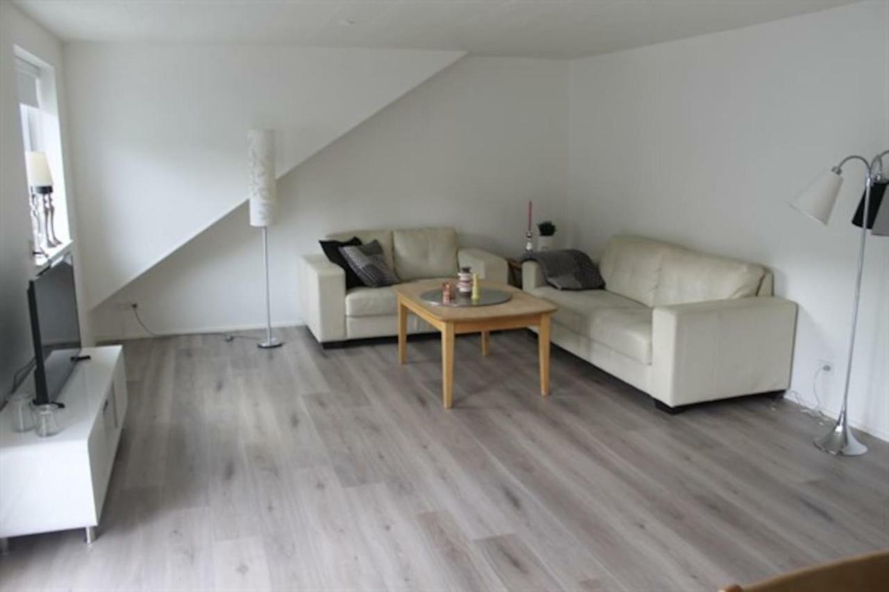 Private Spacious Home In City Center Klaksvik Exterior photo