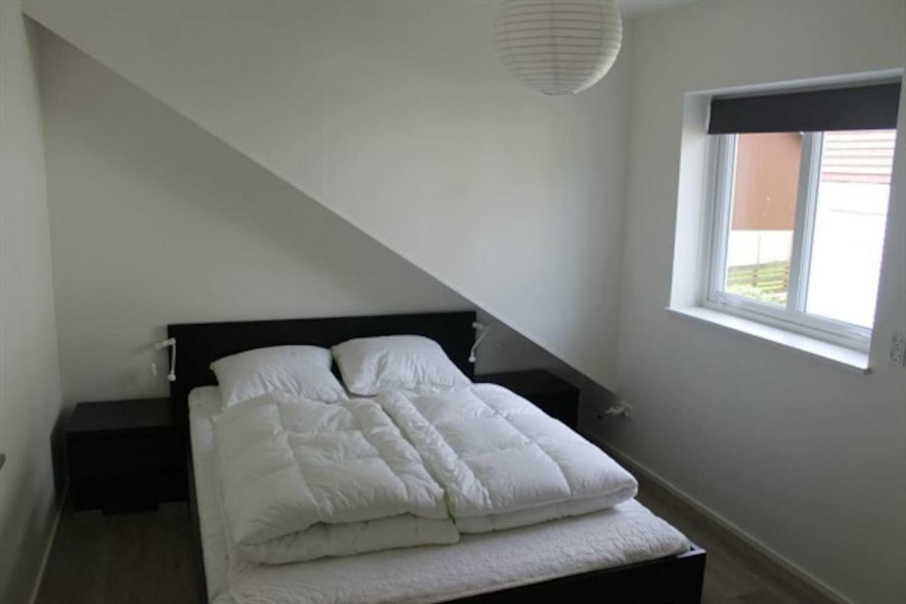 Private Spacious Home In City Center Klaksvik Exterior photo