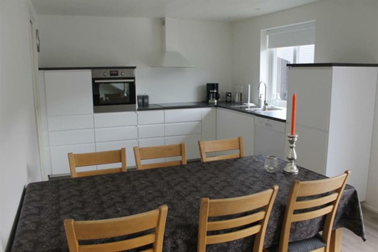 Private Spacious Home In City Center Klaksvik Exterior photo
