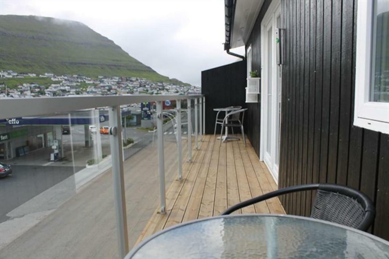 Private Spacious Home In City Center Klaksvik Exterior photo